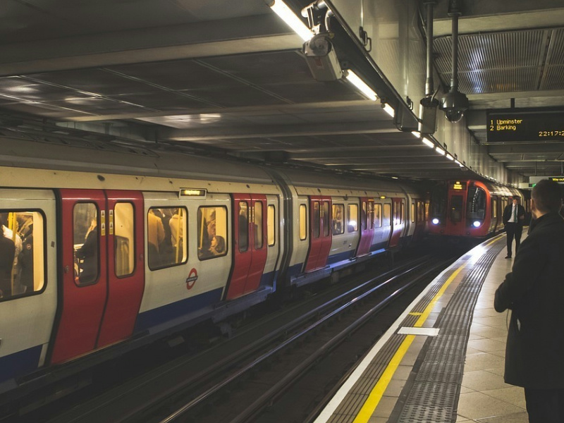 The development of the London underground railway