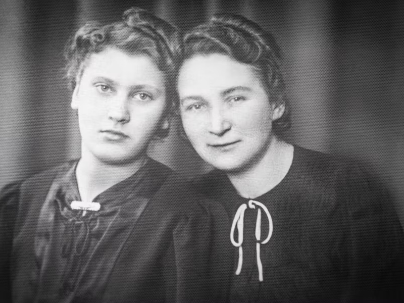 The Davies Sisters